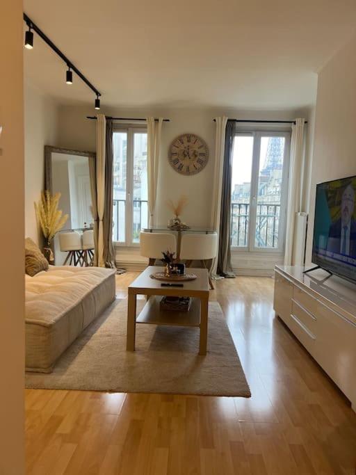 Appartement Paris Vue Tour Eiffel Trocadero Extérieur photo