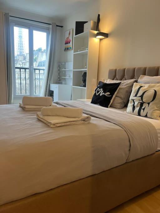 Appartement Paris Vue Tour Eiffel Trocadero Extérieur photo